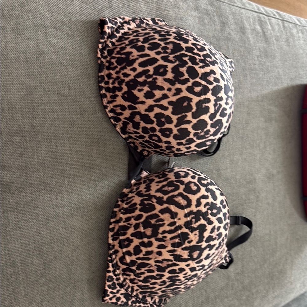 Victoria's Secret Black and Gray Bra